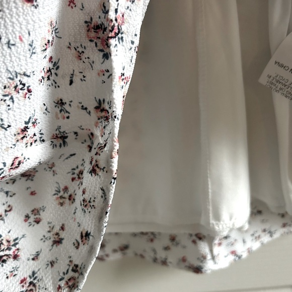 Short white with floral print short sleeve dress, fully lined size medium - Picture 5 of 6